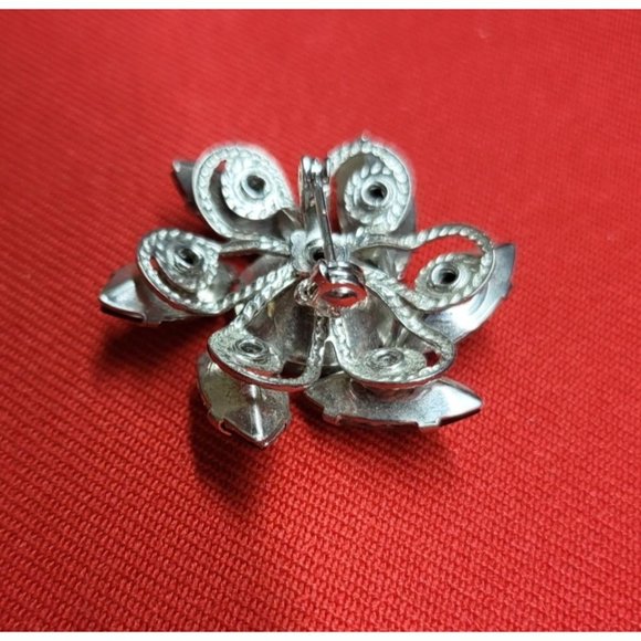 Avon Rhinestone Flower Brooch - Picture 6 of 9